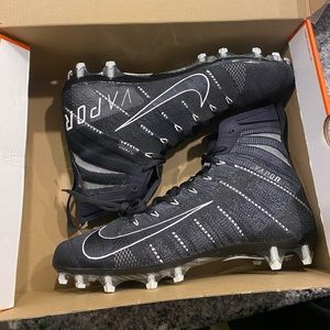 Brand new Nike Vapor Untouchable 3 Elite Mens football cleats